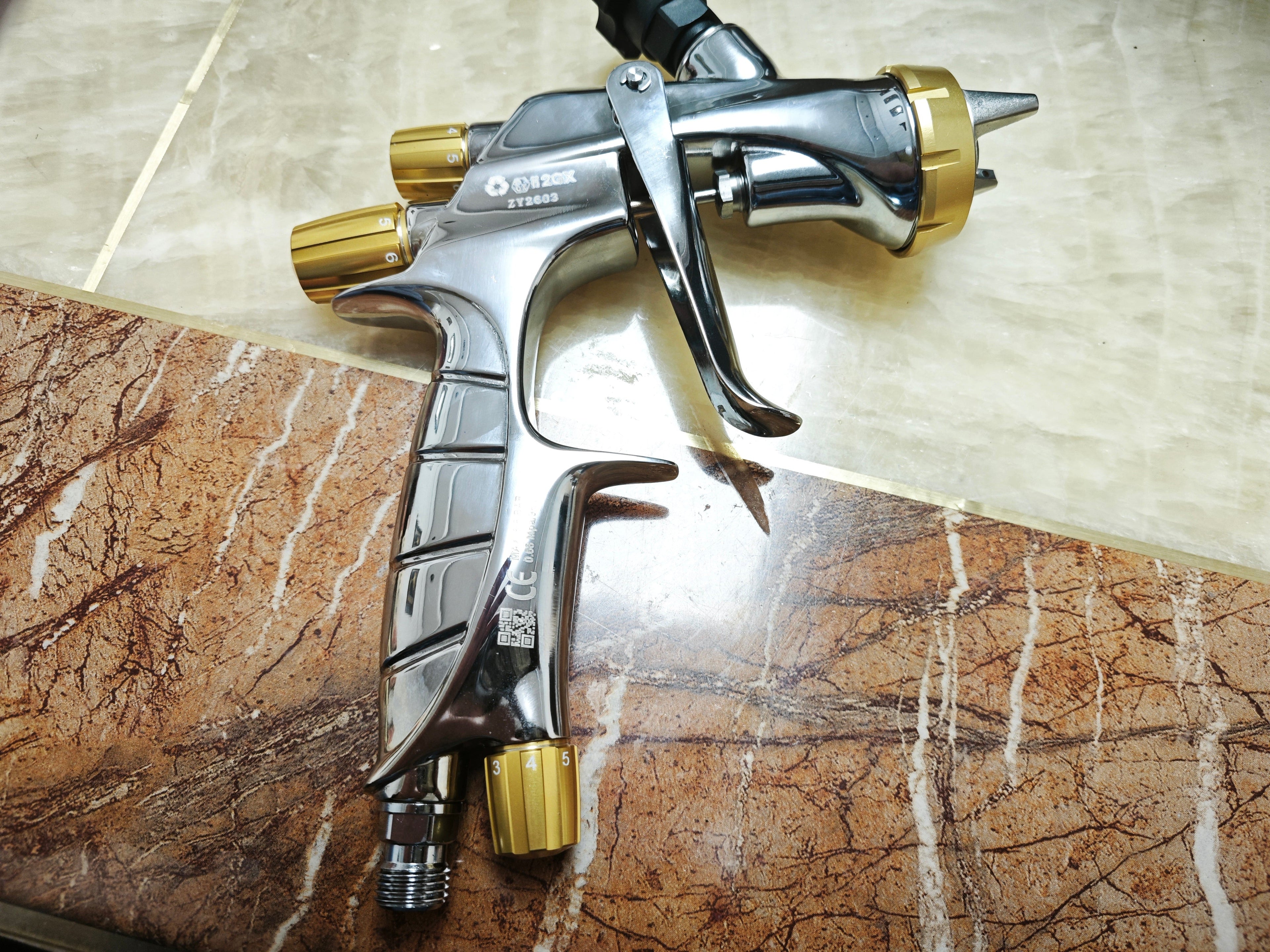 Adwards Davis AWS 400 Split Tip Spray Gun w/ Free PPS Adaptor *Gun Only*